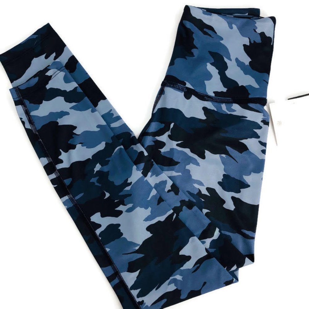 NWT Beyond Yoga Blue Camo Print Leggings Size Small
